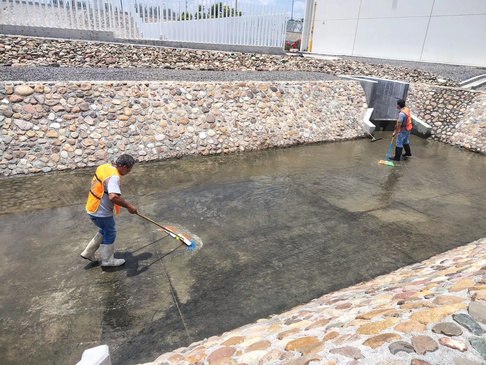 Servicio de limpieza MGCleanogar en gallery 124