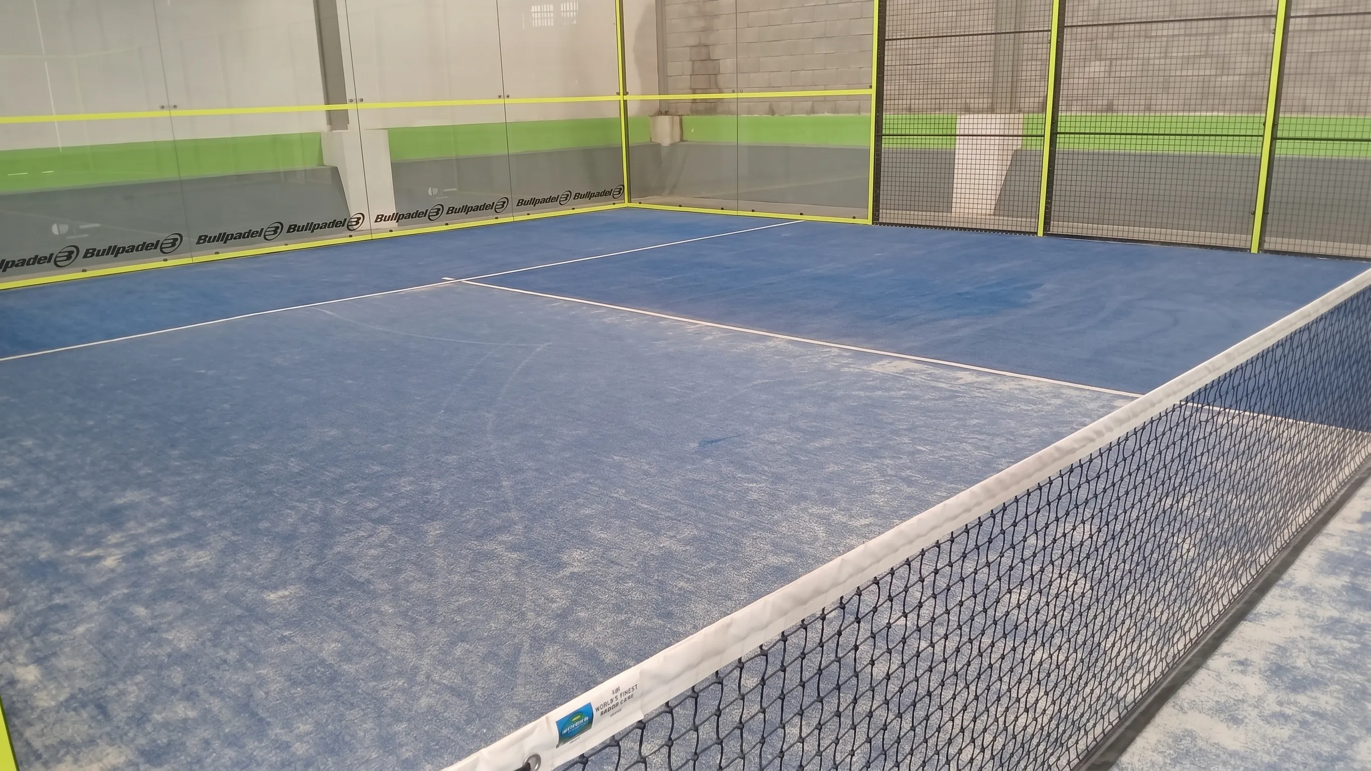 Cancha de pádel techada