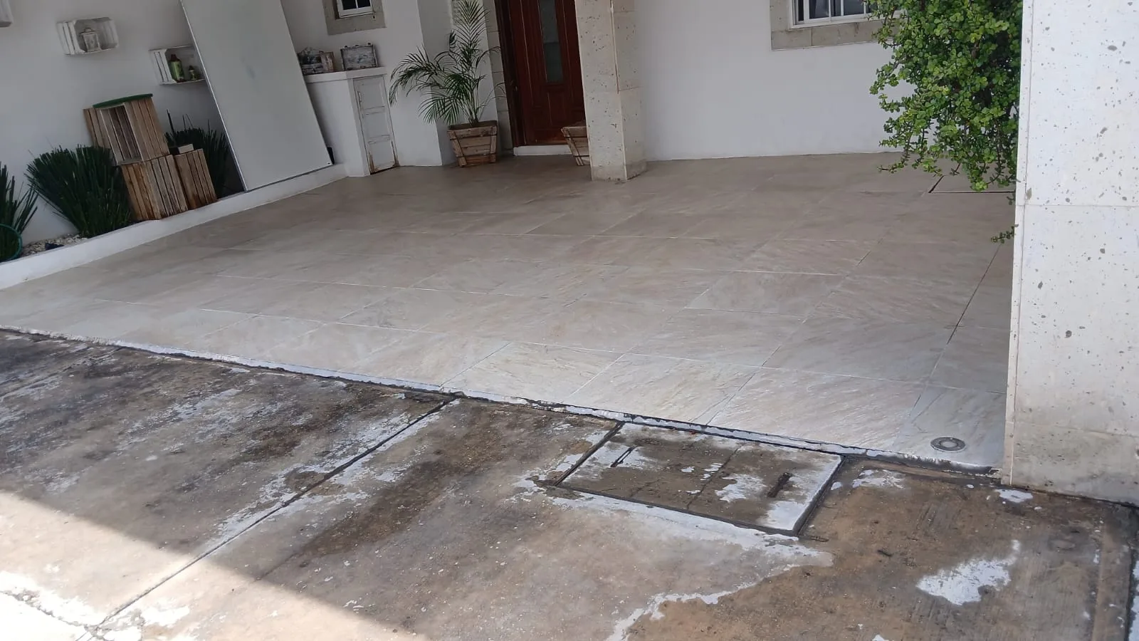 El mismo piso de cochera después del pulido