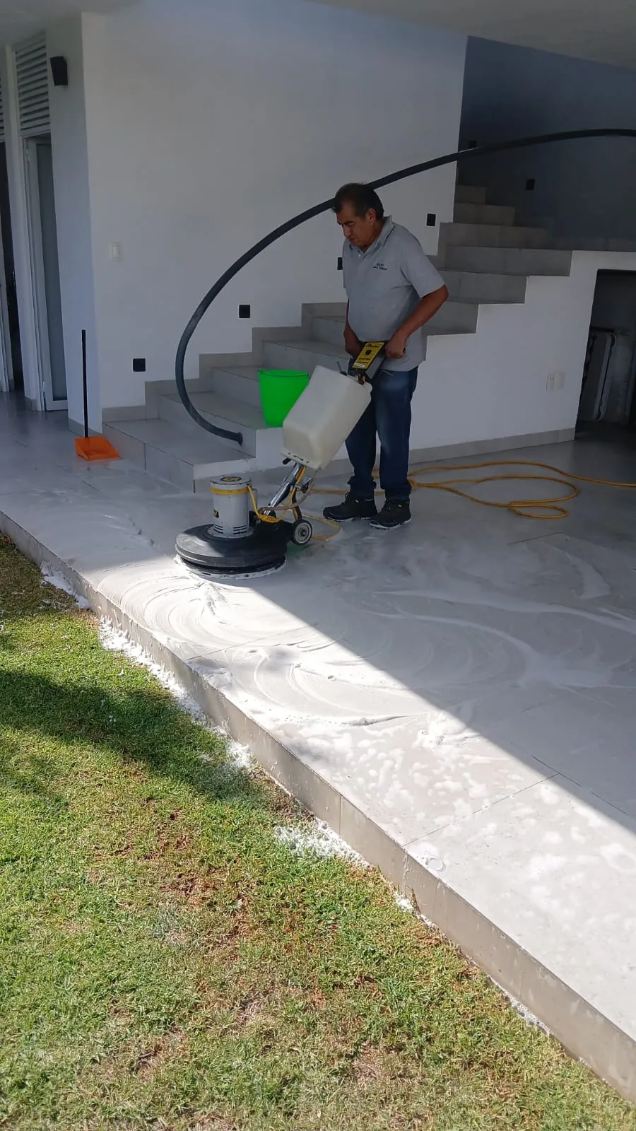 Servicio de limpieza MGCleanogar en gallery 101